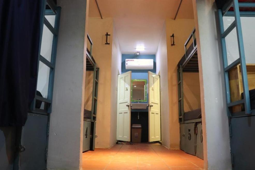 The Big Easy Koh Rong Samloem Hostel Koh Rong Sanloem Exterior photo