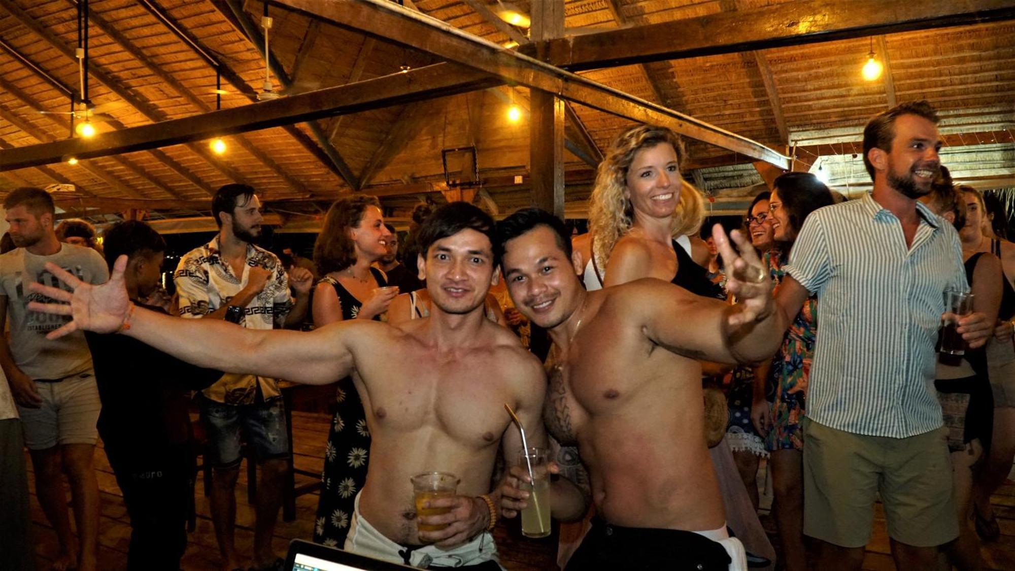 The Big Easy Koh Rong Samloem Hostel Koh Rong Sanloem Exterior photo